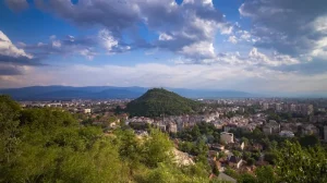 The Ultimate Guide to Shopping in Plovdiv: Souvenirs, Artisans &amp; Markets