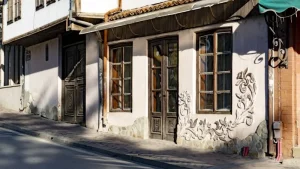 Where to Buy Veliko Tarnovo Souvenirs: A Shopper’s Guide to Samovodska Charshiya Crafts
