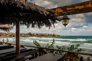 Navigating Bulgarian Dining Etiquette: Tips for Travelers