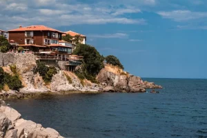 Who Qualifies for the Spain Digital Nomad Visa? Your Eligibility Checklist