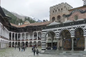 Cracking the Cyrillic Code: A Traveler’s Intro to Bulgarian Script